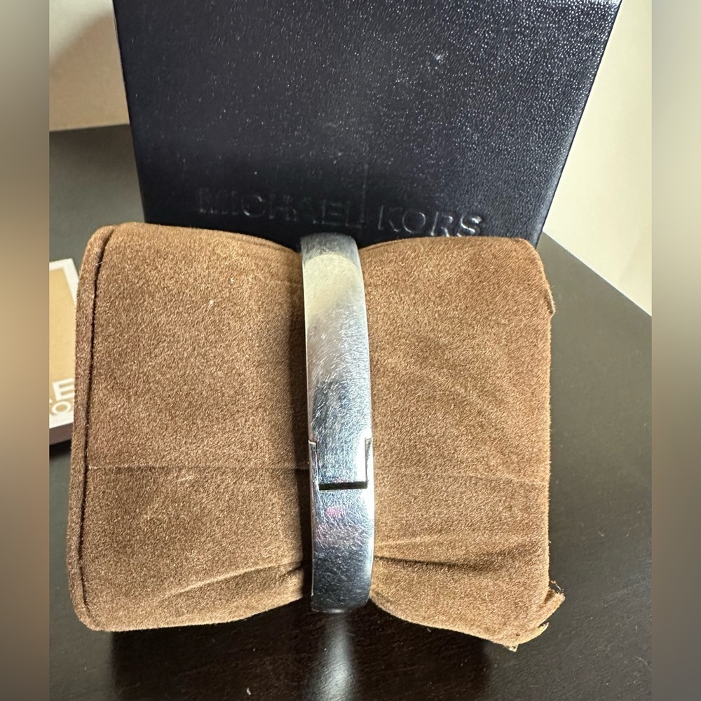 Michael Kors Silver Crystal-Accented Women’s Watch with Interchangeable Bezels - Picture 6 of 9